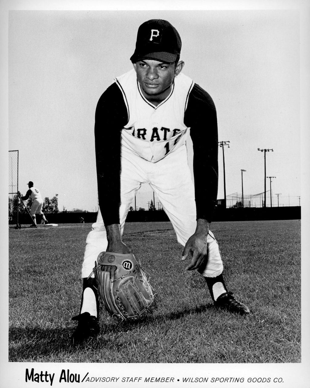 Matty Alou - Pittsburgh Pirates - full body - B/W - AlouManny879.jpg - 8x10