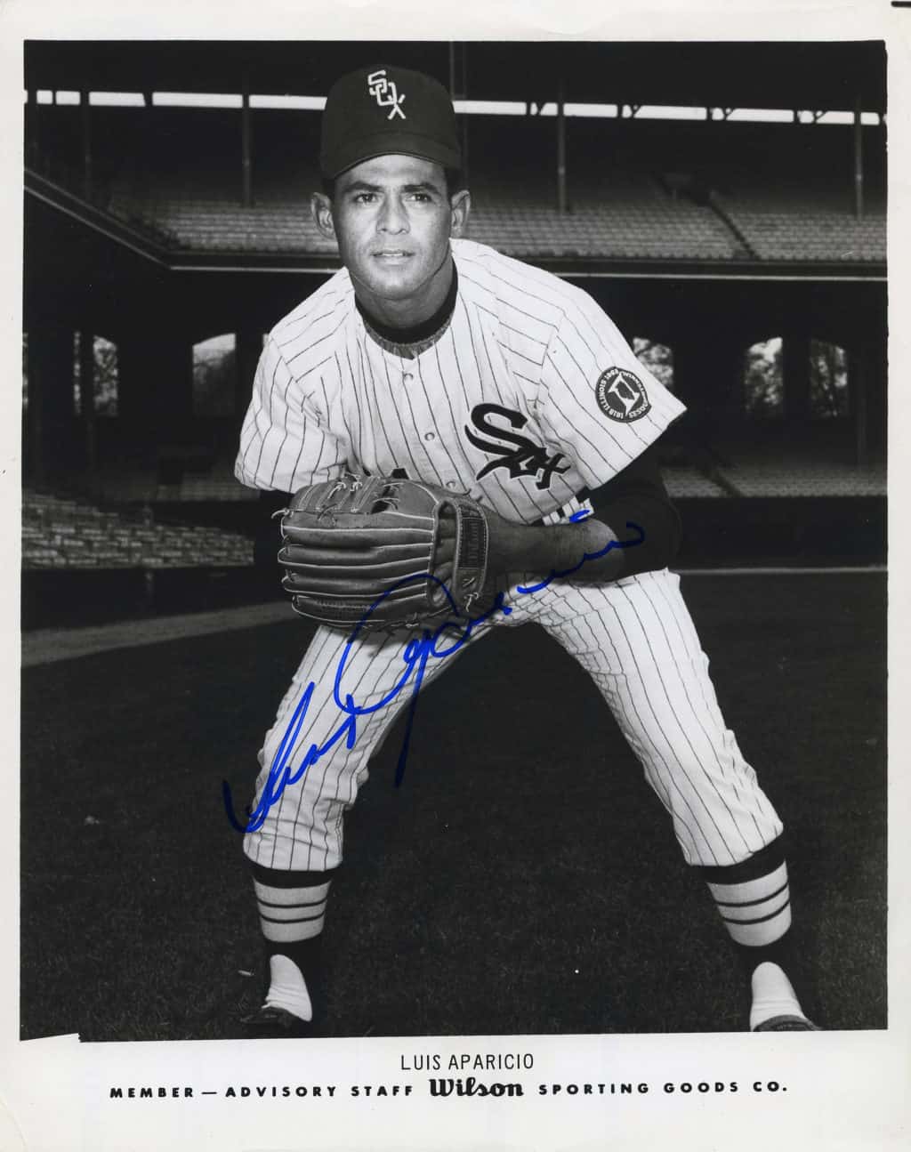 Luis Aparicio - Chicago White Sox - full length - B/W - Aparicio-2760.jpg - 8x10