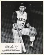 Bob Bailey - Pittsburgh Pirates - kneeling - B/W - BaileyBob-1977.jpg - 8x10