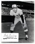 Bob Bailey - Montreal Expos - glove on knee - B/W - BaileyBob-2978.jpg - 8x10