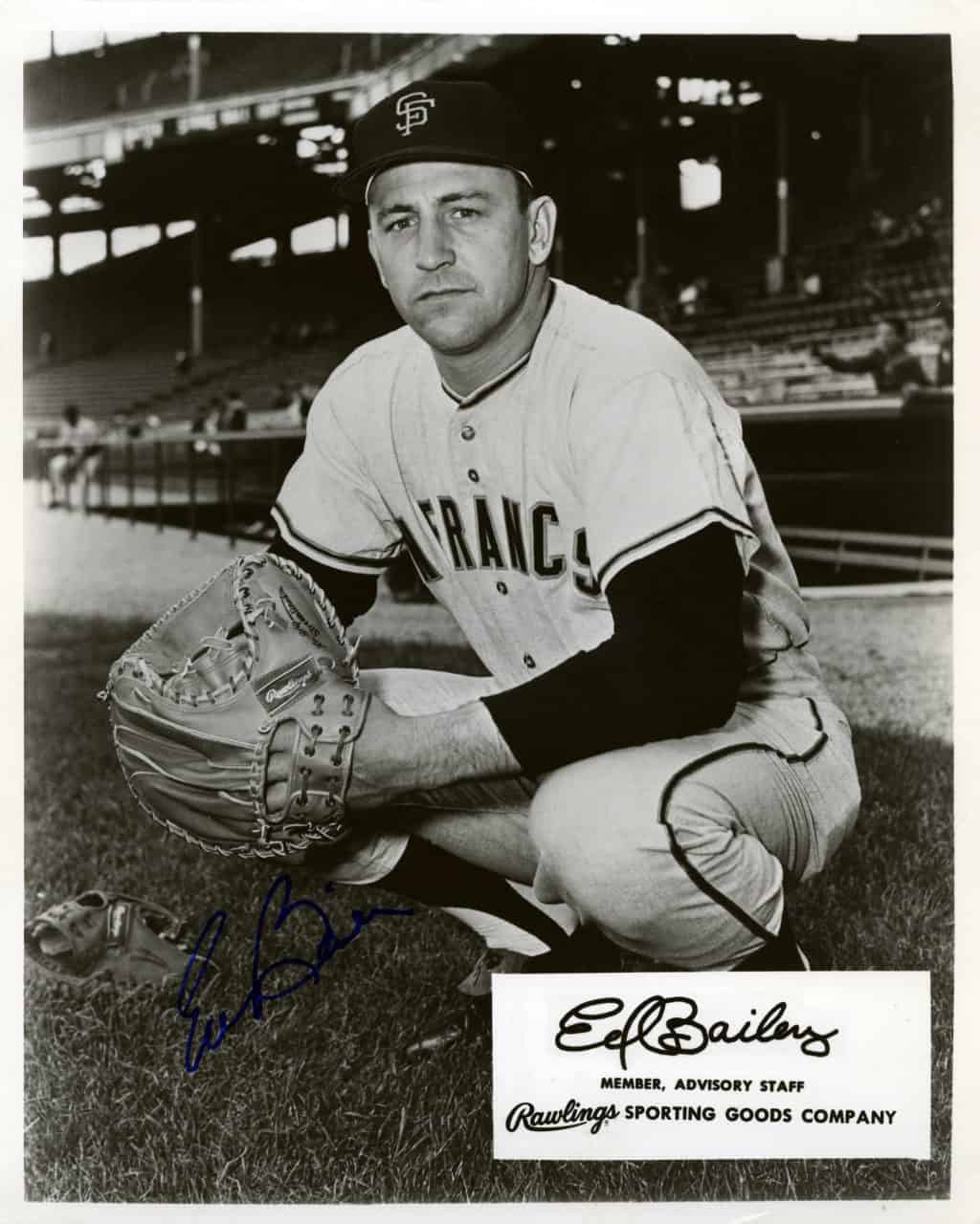 Ed Bailey - Cinncinatti Reds - dugout - B/W - BaileyEd-1980.jpg - 8x10