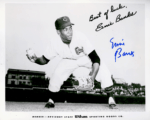 Ernie Banks - Chicago Cubs - horizontal fielding - B/W - BanksErnie-2.png - 8x10