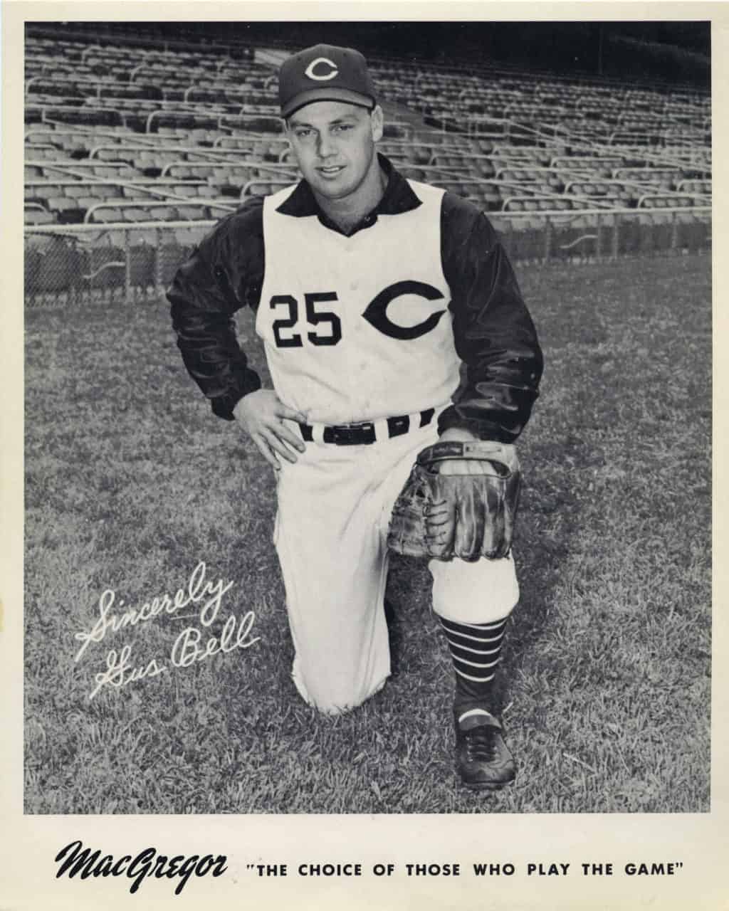 Gus Bell - Cincinatti Reds - kneeling - B/W - BellGus107.jpg - 8x10