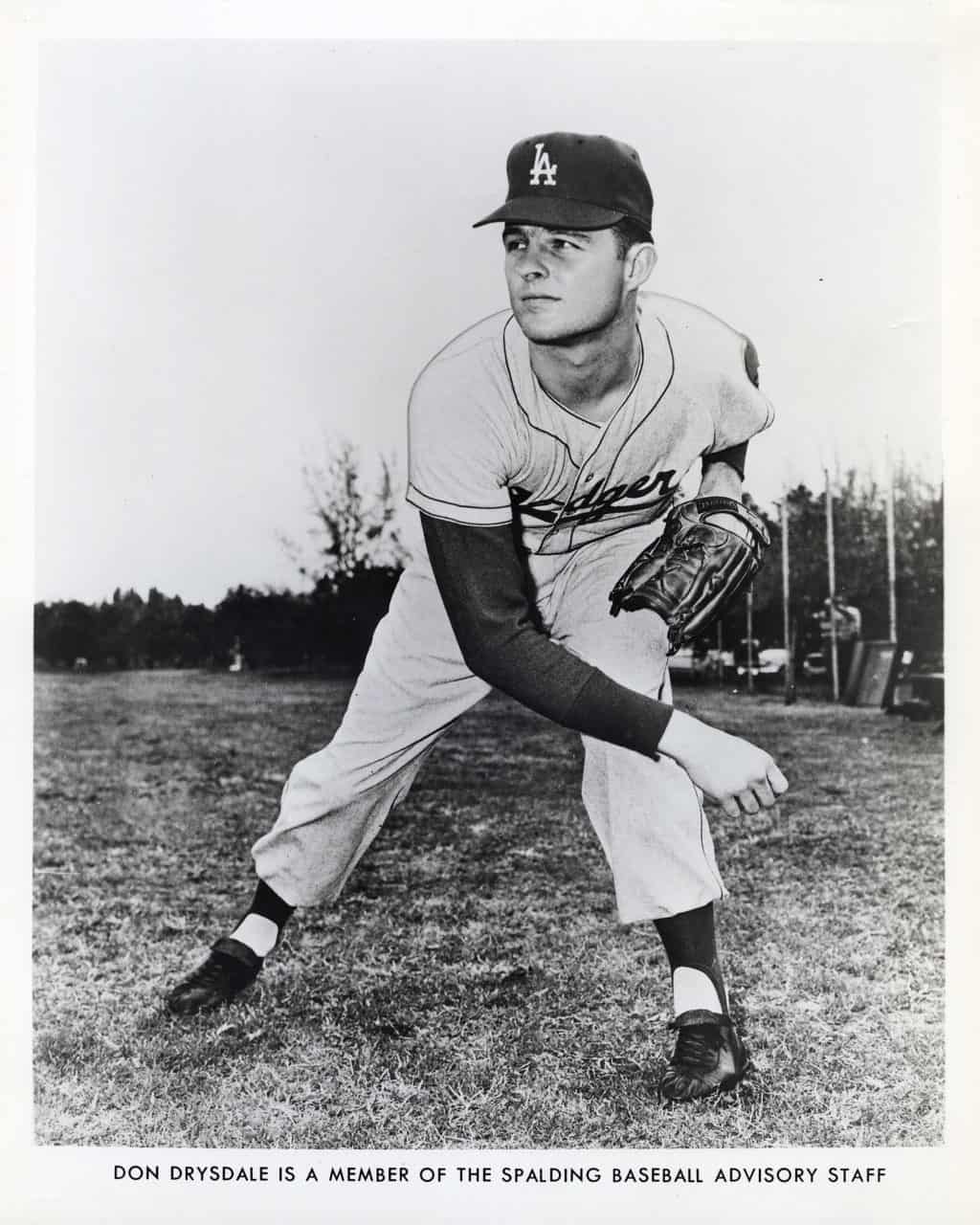 Don Drysdale - Los Angeles Dodgers - follow through - B/W - DrysdaleDon-1910.jpg - 8x10