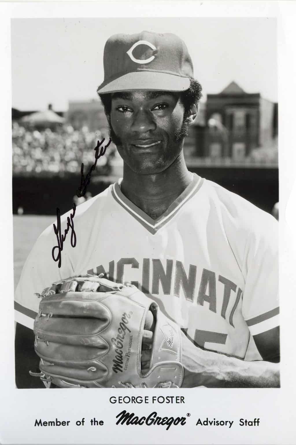 George Foster - Cincinatti Reds - with glove - B/W - FosterGeorge.jpg - 5x7