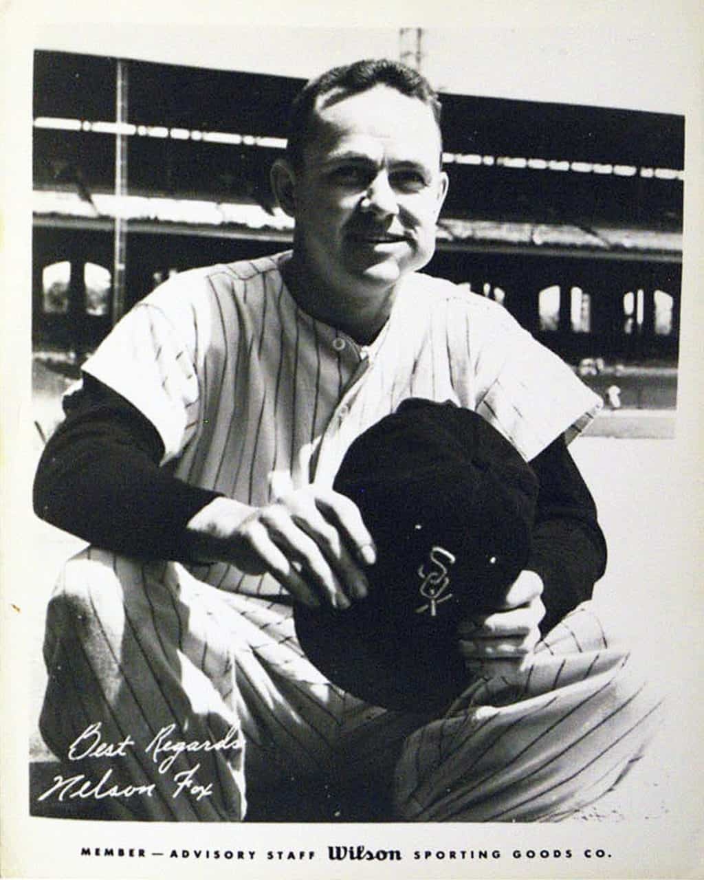 Nelson Fox - Chicago White Sox - seated - B/W - FoxNellie-5.jpg - 8x10