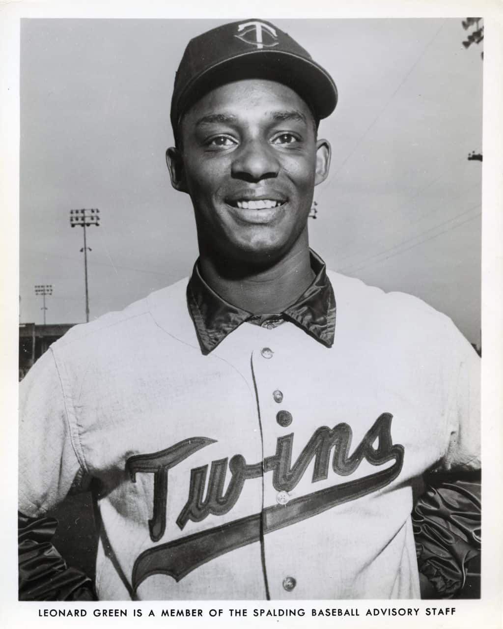 Lenny Green - Minnesota Twins - portrait - B/W - GreenLenny921.jpg - 8x10