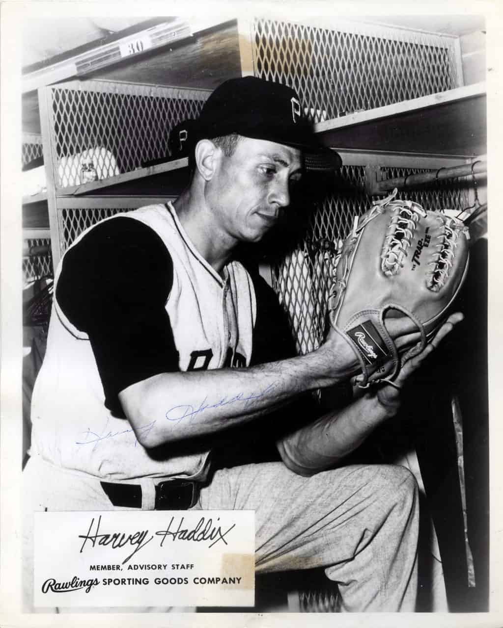 Harvey Haddix - Pittsburgh Pirates - locker room - B/W - HaddixHarvey-2017.jpg - 8x10