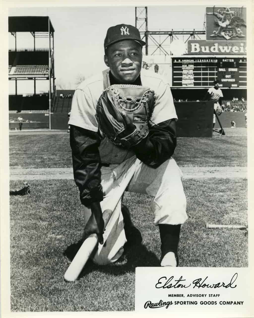 Elston Howard - New York Yankees - Kneeling w/bat - B/W - HowardElston-3022.jpg - 8x10