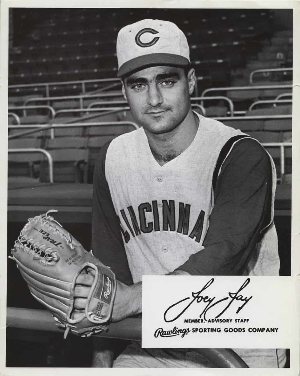 Joey Jay - Atlanta Braves - dugout steps - B/W - JayJoey028.jpg - 8x10