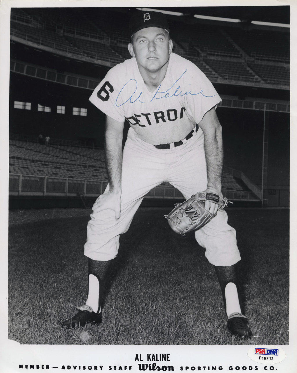 Al Kaline - Detroit Tigers - body hands on knees - B/W - KalineAl-3809.jpg - 8x10