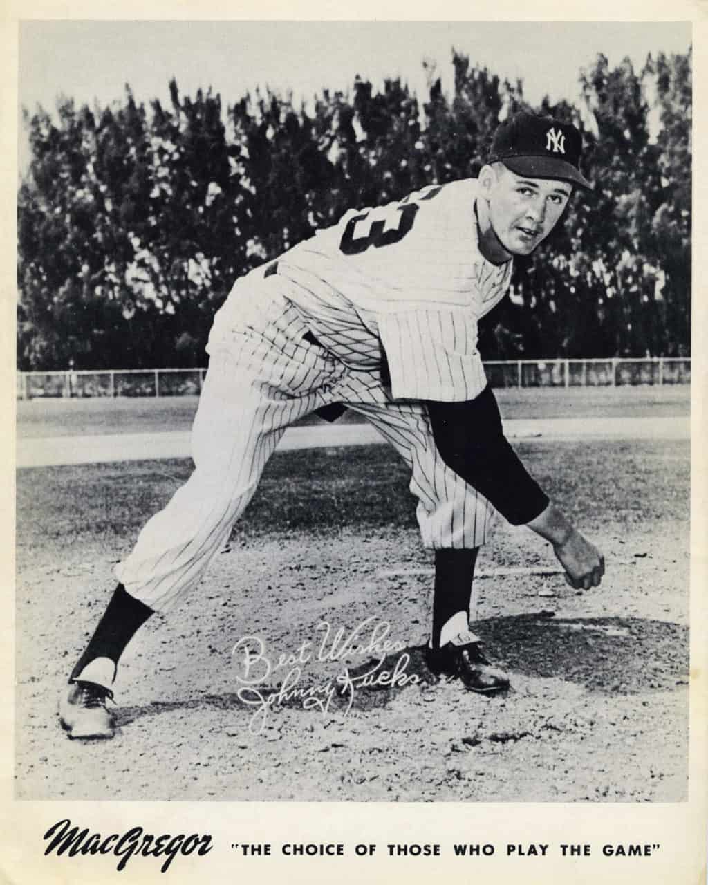 Johnny Kucks - New York Yankees - pitching - B/W - KucksJohnny122.jpg - 8x10