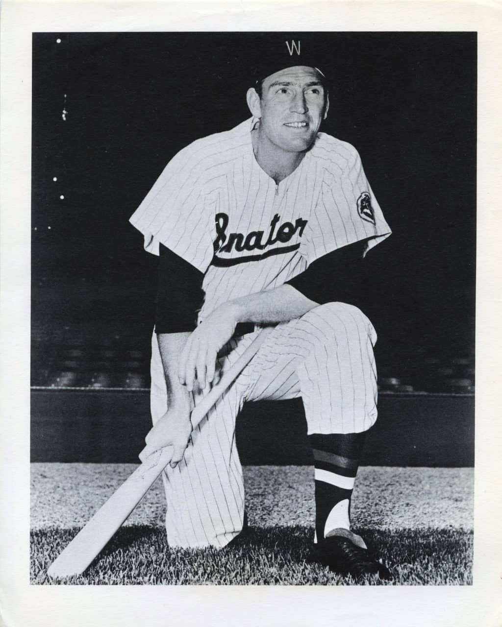 Jim Lemon - Washington Senators - kneeling - B/W - LemonJim175.jpg - 8x10