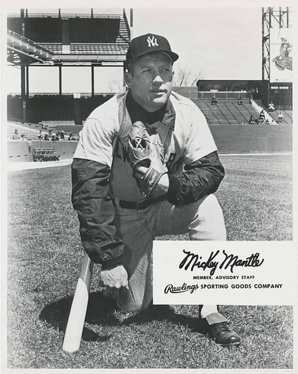 Mickey Mantle - New York Yankees - leaning hands on bat - B/W - MantleMickey-7.jpg - 8x10