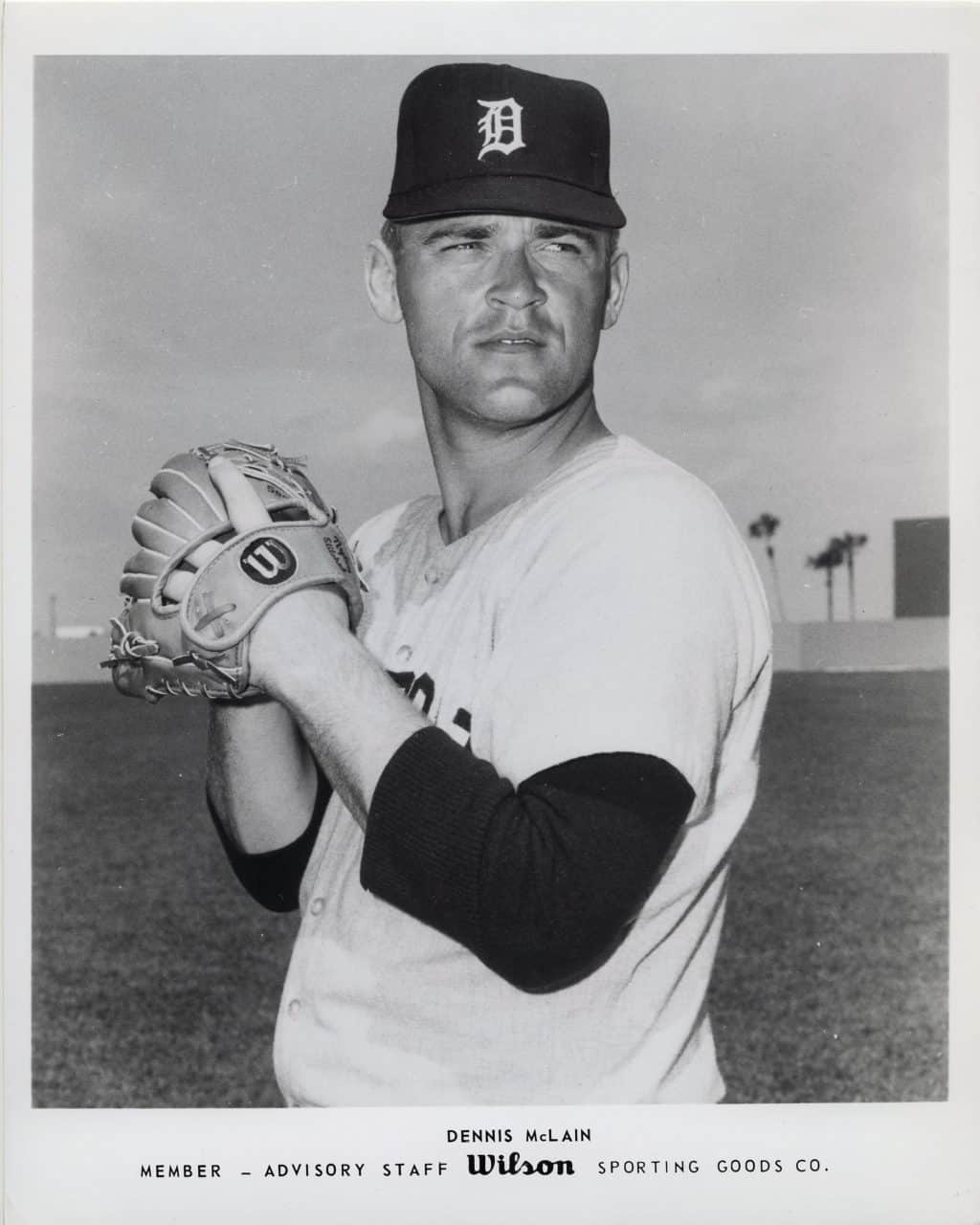 Denny McLain - Detroit Tigers - pitching - B/W - McLainDenny819.jpg - 8x10