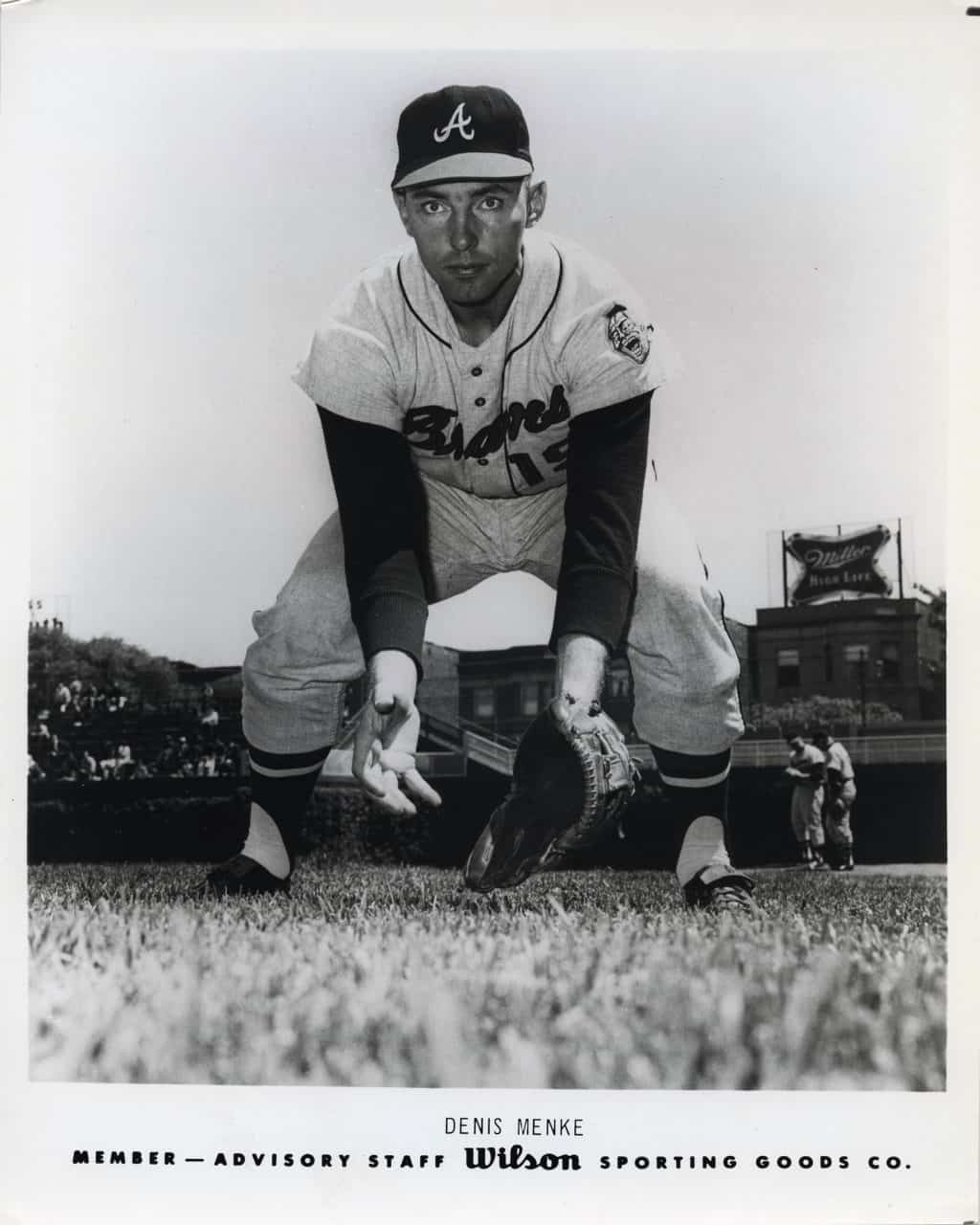 Denis Menke - Atlanta Braves - fielding - B/W - MenkeDennis-2823.jpg - 8x10