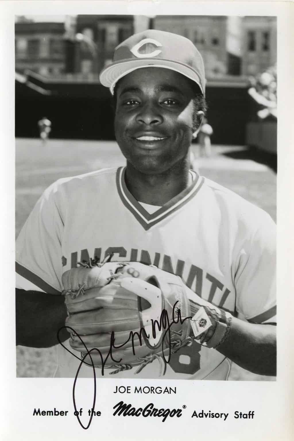 Joe Morgan - Cincinatti Reds - with glove - B/W - MorganJoe.jpg - 5x7