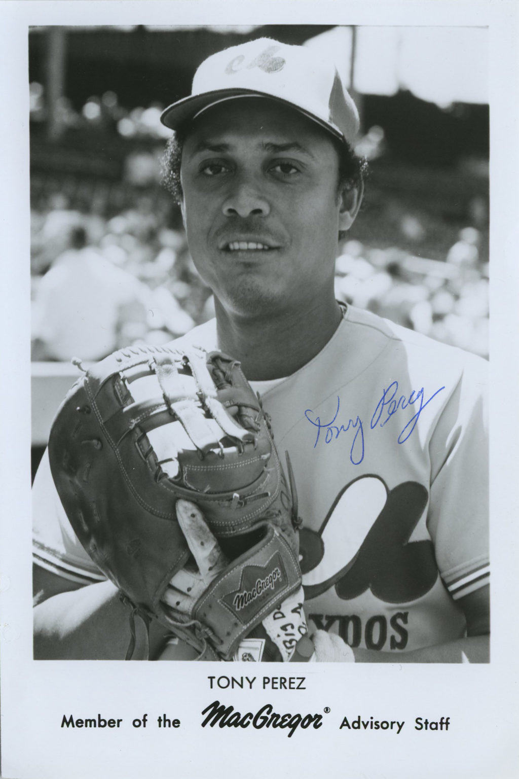 Tony Perez - Montreal Expos - with glove - B/W - PerezTony1157.jpg - 5x7