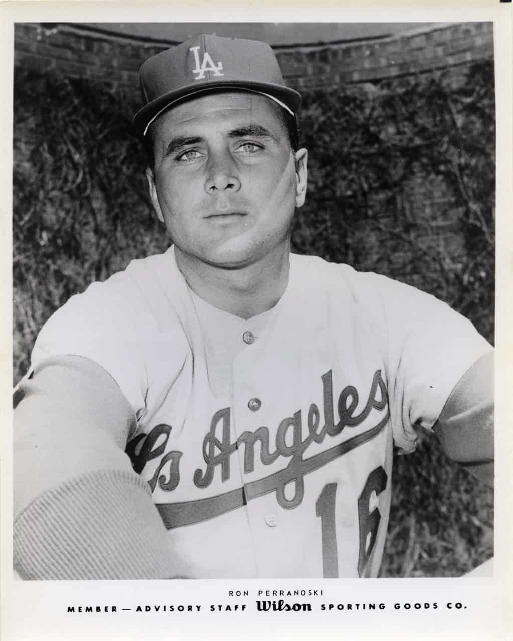 Ron Perranoski - Los Angeles Dodgers - upper body - B/W - PerranoskiRon-2840.jpg - 8x10