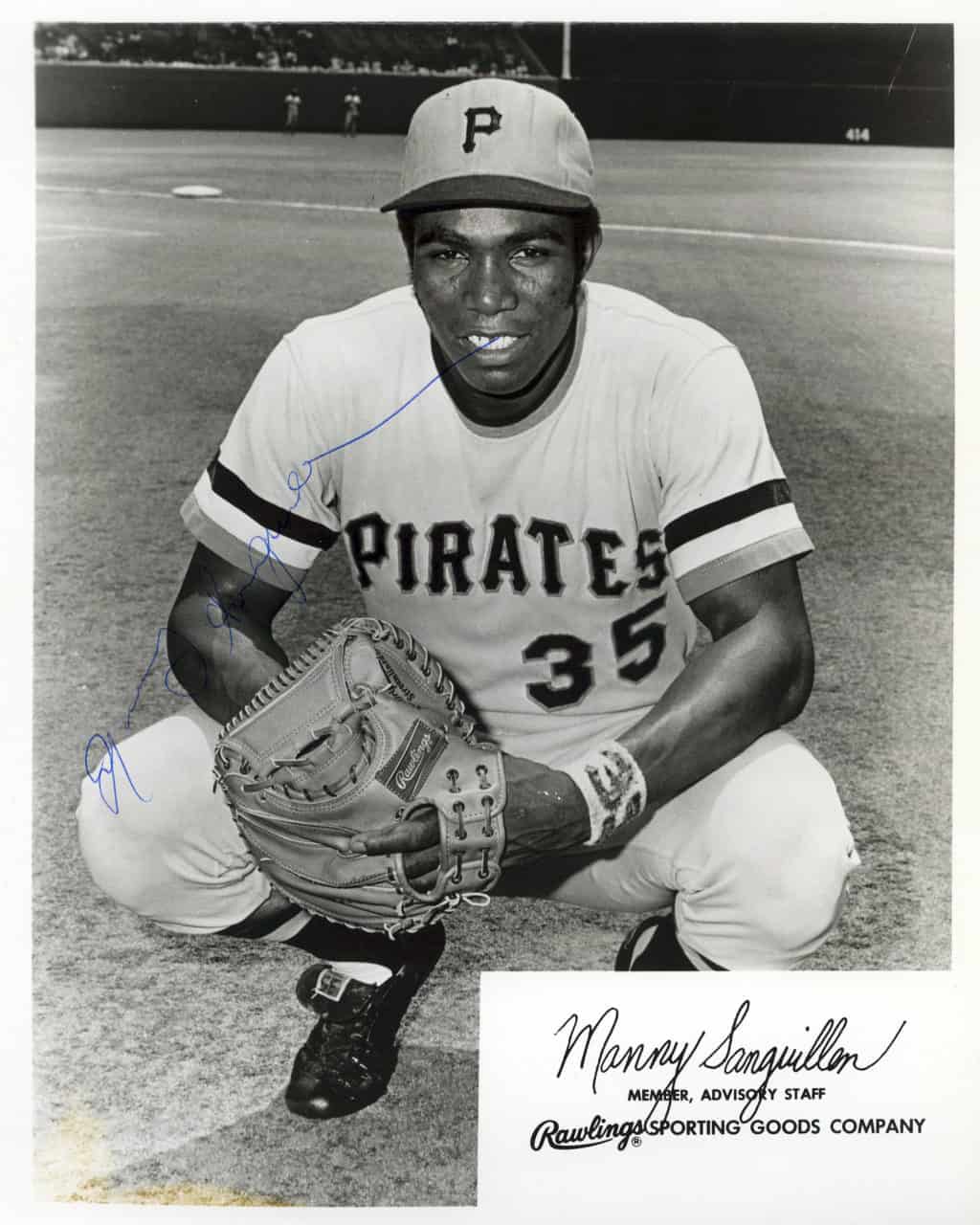 Manny Sanguillen - Pittsburgh Pirates - catching couch - B/W - SanguillenManny077.jpg - 8x10