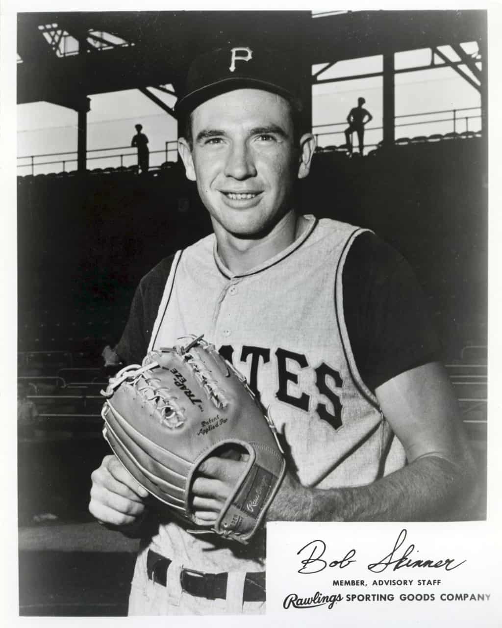 Bob Skinner - Pittsburgh Pirates - upper body - B/W - SkinnerBob086.jpg - 8x10