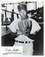 Duke Snider - Los Angeles Dodgers - looking in glove - B/W - SniderDuke-2088.jpg - 8x10
