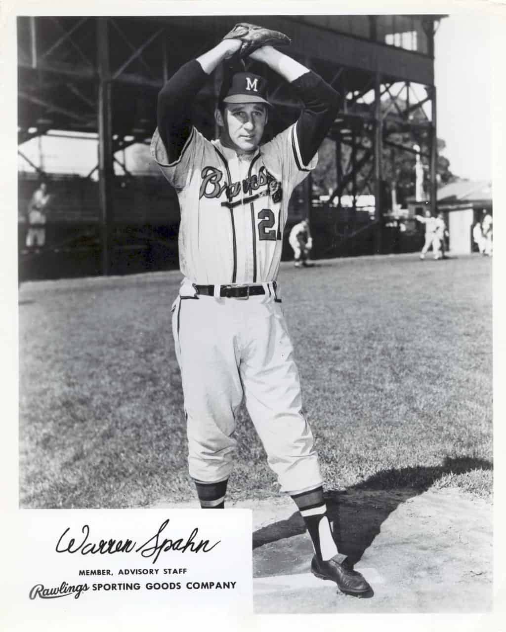 Warren Spahn - Atlanta Braves - pitching - B/W - SpahnWarren-1089.jpg - 8x10