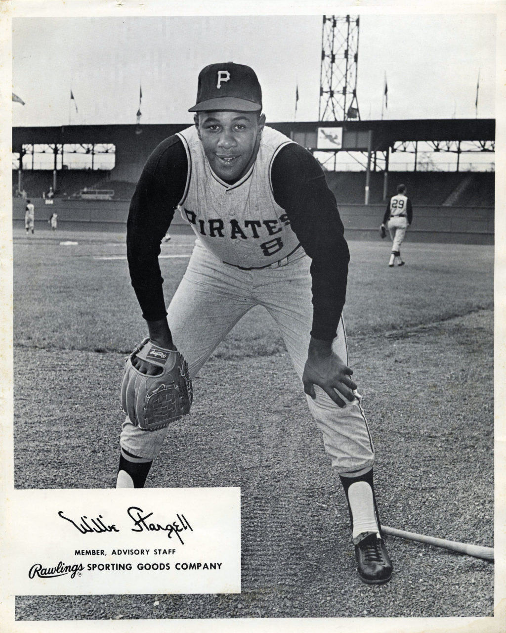 Willie Stargell - Pittsburgh Pirates - full length - B/W - StargellWillie-1092.jpg - 8x10