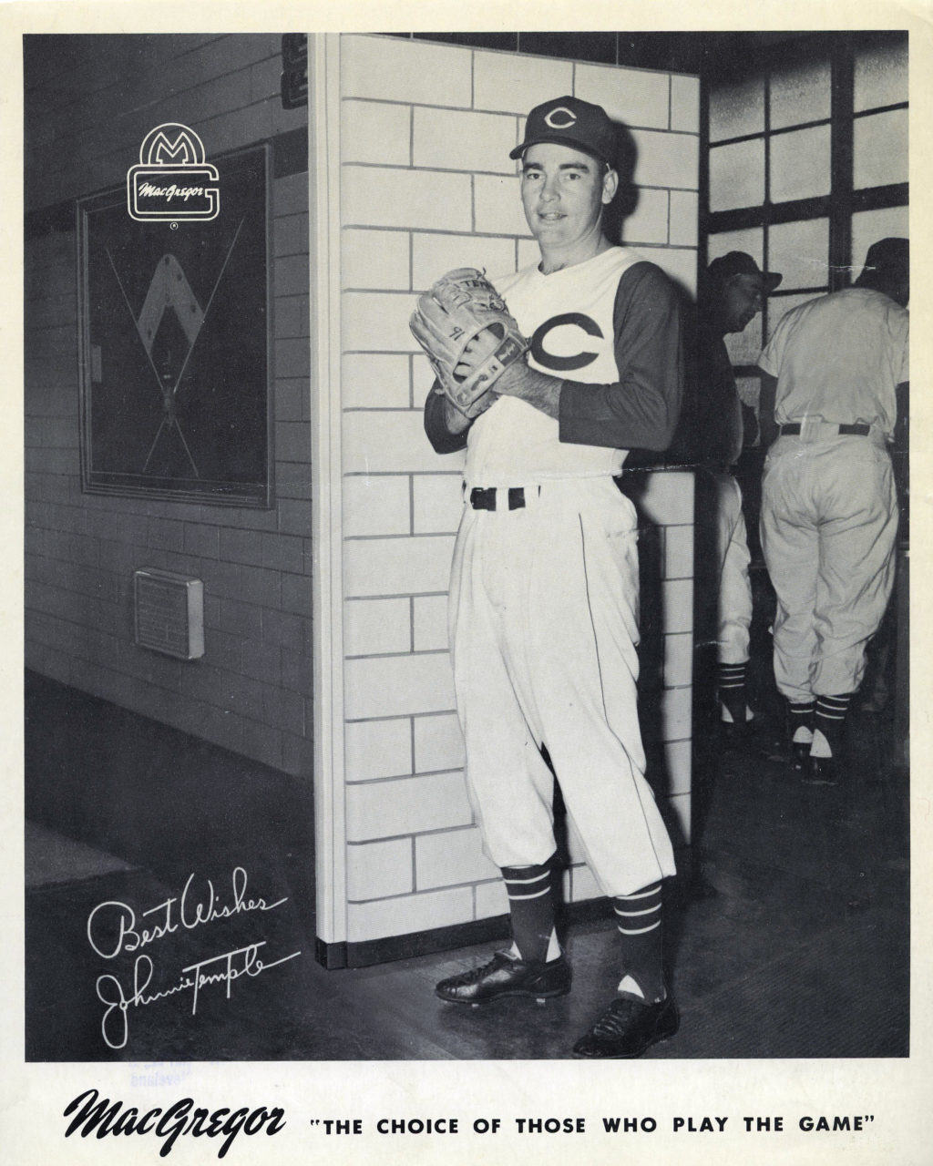 Johnny Temple - Cincinatti Reds - Locker room - B/W - TempleJohnny134.jpg - 8x10