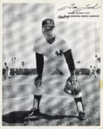 Tom Tresh - New York Yankees - fielding - B/W - TreshTommy-2096.jpg - 8x10