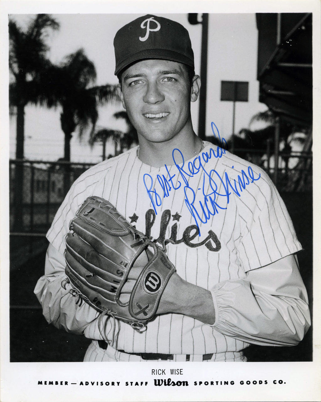 Rick Wise - Philidelphia Phillies - upper body - B/W - WiseRick873.jpg - 8x10