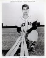 Carl Yastrzemski - Boston Red Sox - kneeling - B/W - YastrzemskiCarl-1968.jpg - 8x10