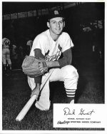 Dick Groat - St. Louis Cardinals - Kneeling w/bat - B/W - GroatDick-5 - 8x10