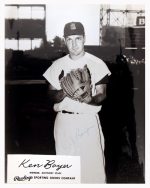 Ken Boyer - St. Louis Cardinals - waist up w/glove - B/W - BoyerKen08.jpg - 8x10