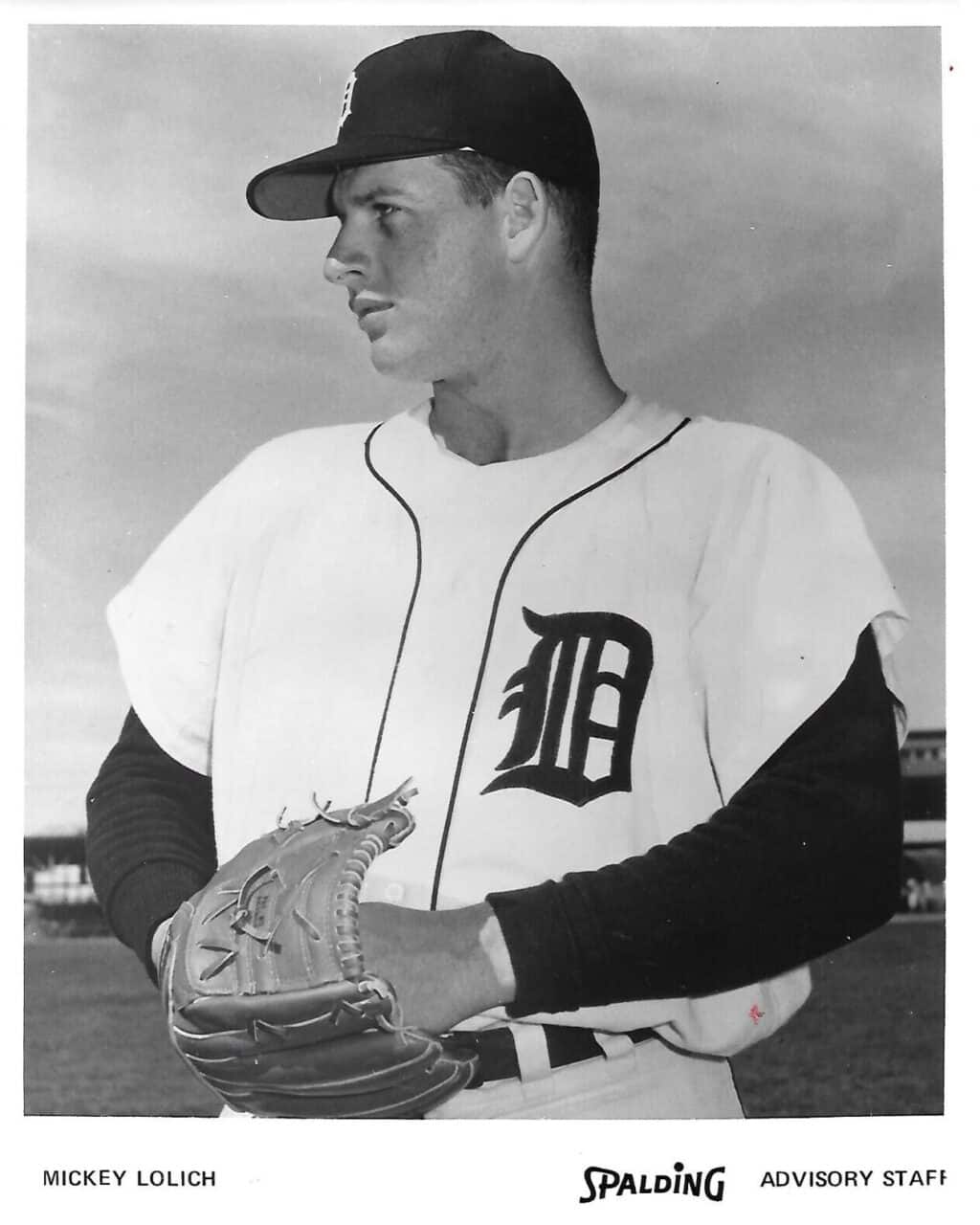 Mickey Lolich - Detroit Tigers - ready to pitch - B/W - LolichMickey.jpg - 8x10